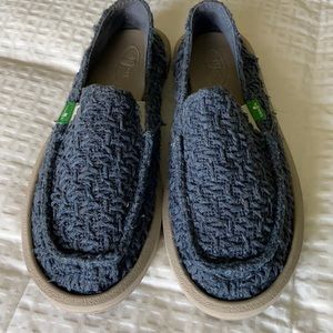 Sanuk knit slip on size 8